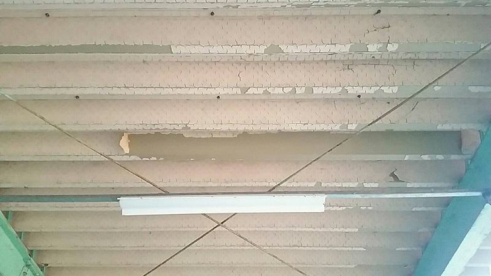 折板屋根裏結露防止塗装工事